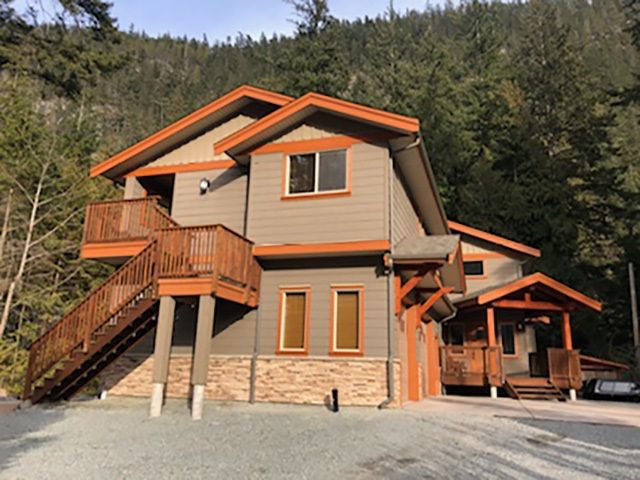 New property listed in Tantalus, Squamish
